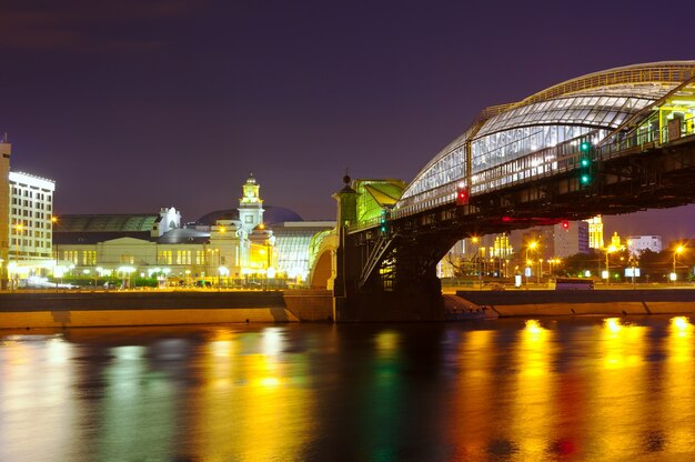 Vue de Moscou. Pont piéton de Bogdan Khmelnitski