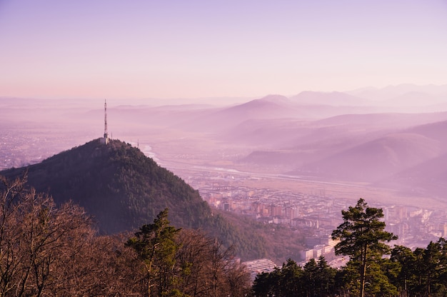 Vue de la nature avec des montagnes