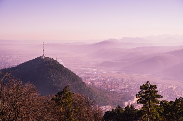 Vue de la nature avec des montagnes