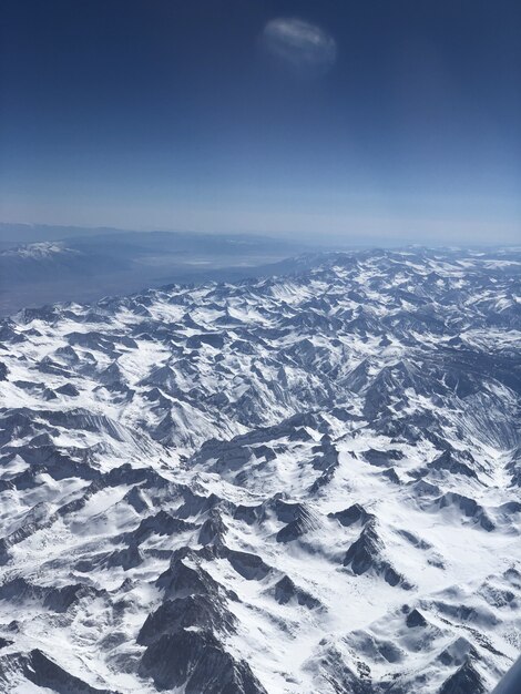 Vue sur la neige en montagne