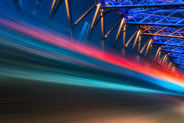 Vue nocturne du pont Waibaidu