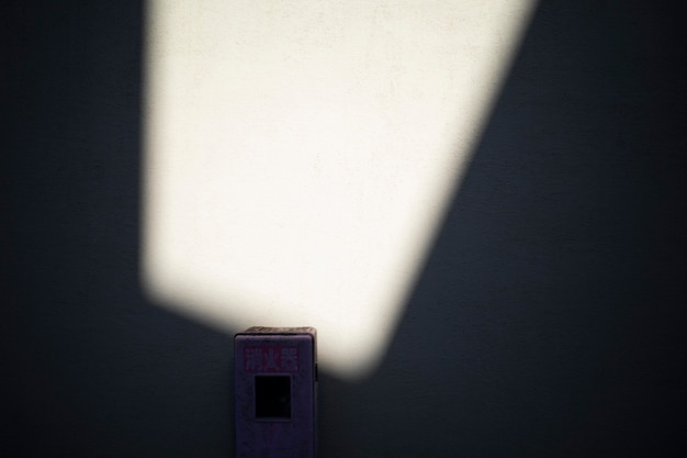 Photo gratuite vue sur les ombres de la lumière du jour à l'extérieur abstrait