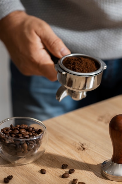 Photo gratuite vue de l'outil utilisé dans les machines à café