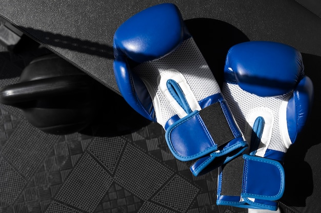 Photo gratuite vue d'une paire de gants de boxe