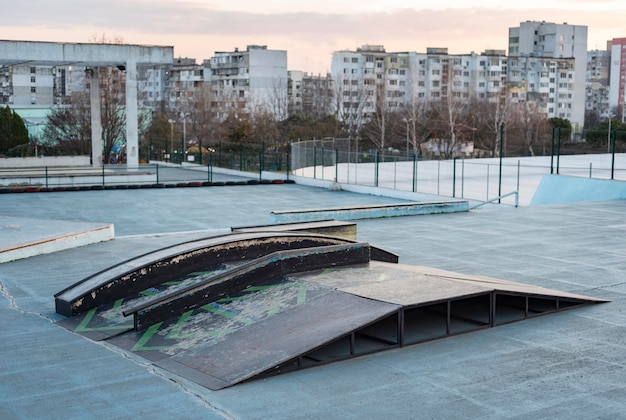 Vue de la patinoire de skateboard