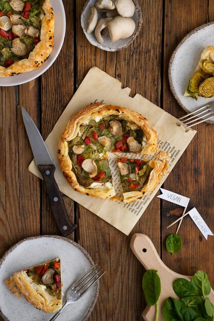 Vue de la pizza végétalienne faite avec des légumes par la boulangerie