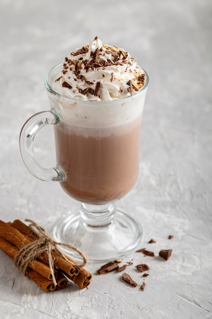 Vue rapprochée de délicieux chocolat chaud