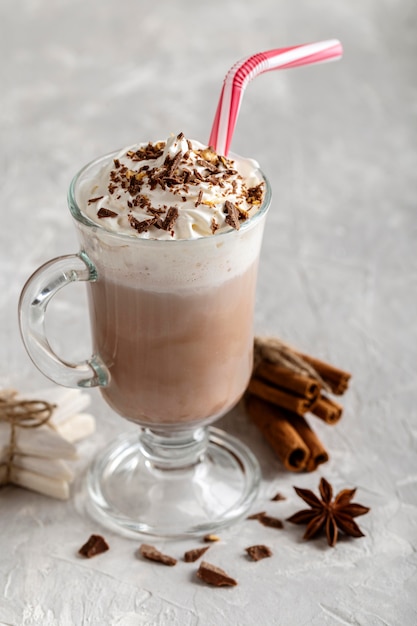 Vue rapprochée de délicieux chocolat chaud