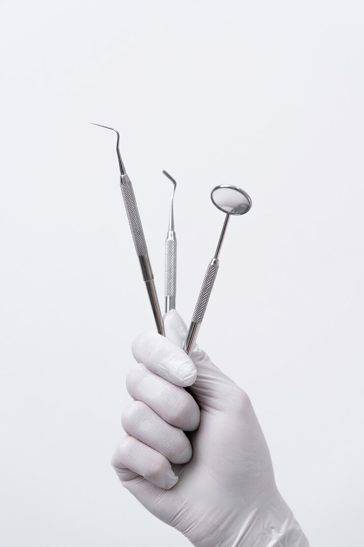 Photo gratuit vue rapprochée des instruments dentaires