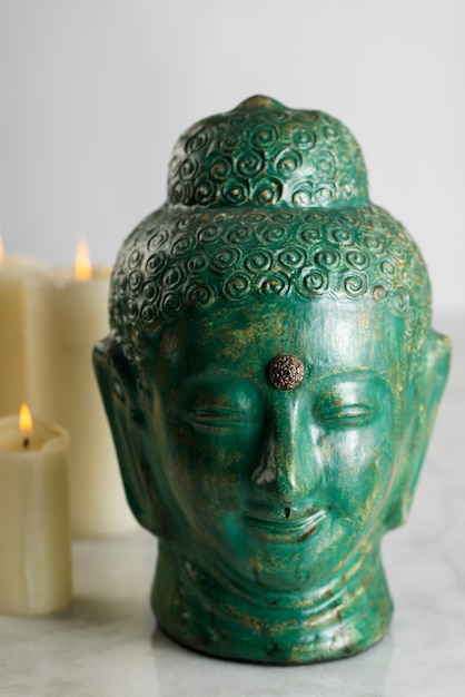 Vue de la statuette de bouddha pour la tranquillité et la méditation