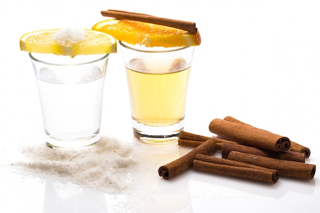 Photo gratuite whisky et tequila