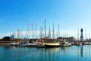 Photo gratuite des yachts à port vell. barcelone