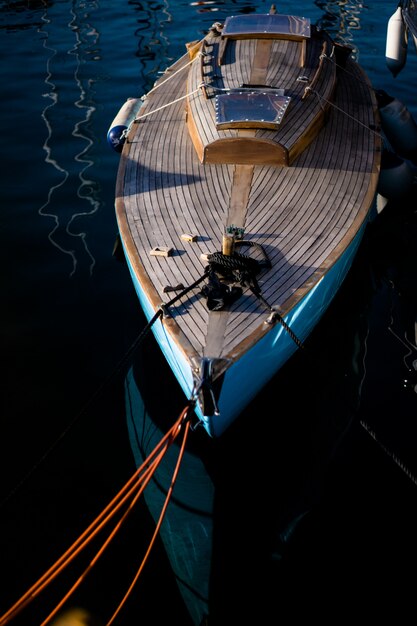 yachts privés dans le port