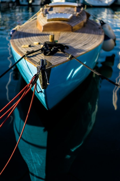 Photo gratuite yachts privés dans le port