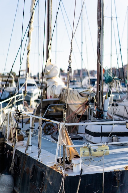 yachts privés dans le port