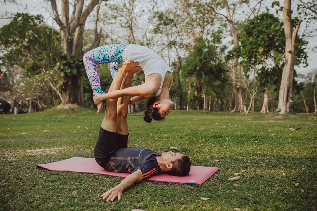 Yoga, acrobaties et nature