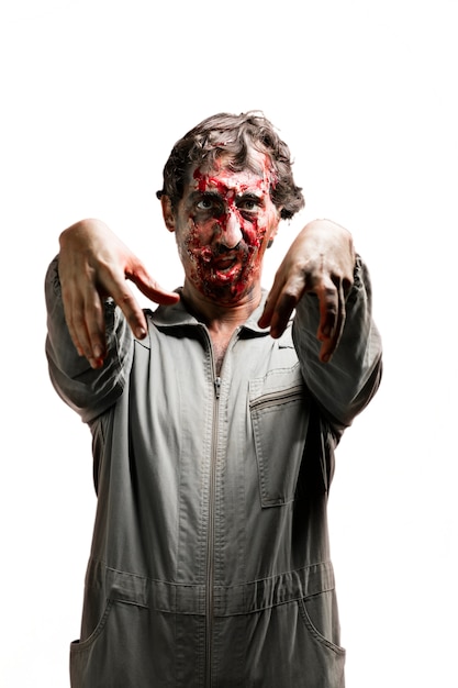 Photo gratuite zombie avec la bouche ouverte