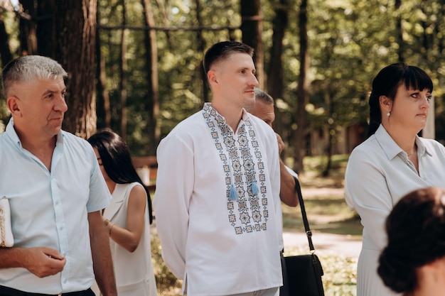 15 septembre 2022 Vinnytsia Ukraine Émotions d'une famille lors d'un mariage