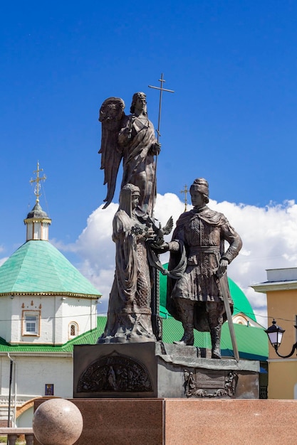 19 juin 2022 CheboksaryMonument aux saints Pierre et Fevronia de Mourom au monastère de la Sainte Trinité