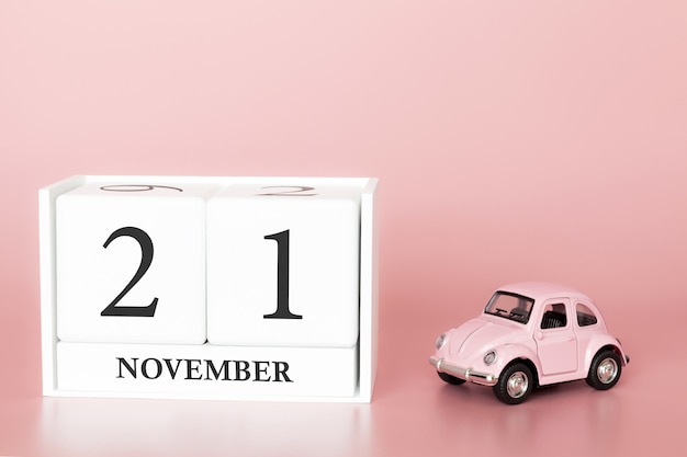 21 novembre. Jour 21 du mois. Calendrier cube avec voiture