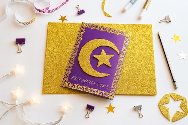 6 Carte karim de Ramadan Diy avec croissant de lune doré et une étoile.