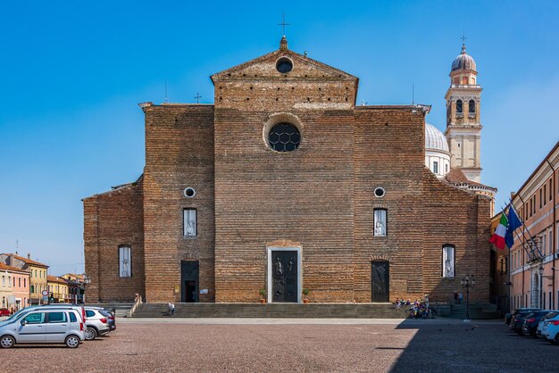 Photo l'abbaye de santa giustina est un complexe d'abbaye bénédictine du xe siècle situé dans le centre de padoue.