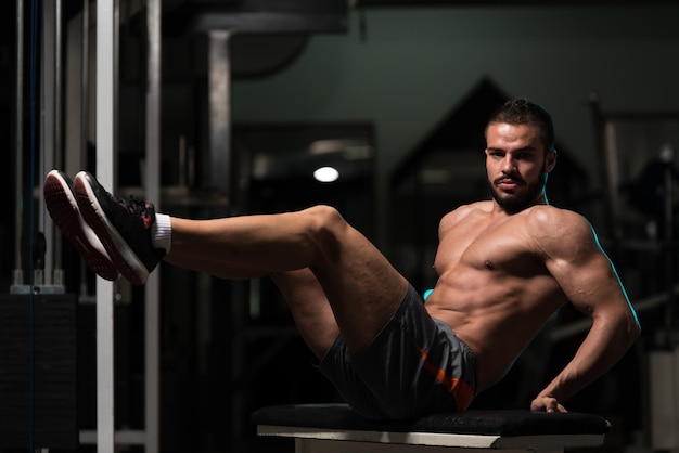 Abdominal Crunch On Bench Plank Hip Raise