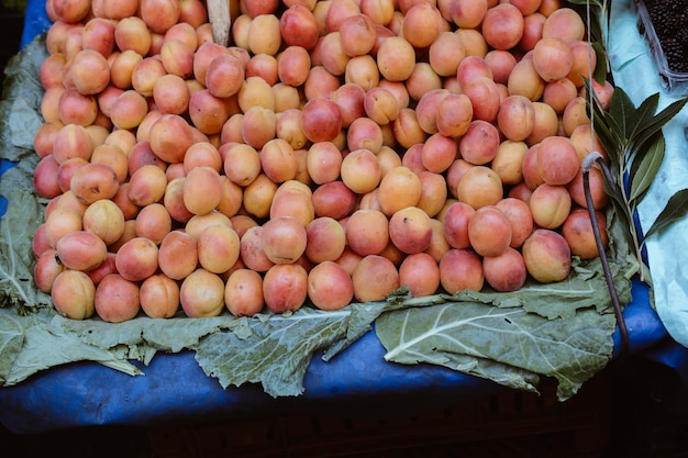 Photo abricot en vente dans le bazar turc de rue