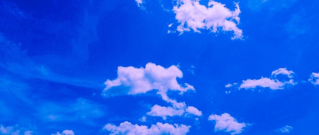 Abstrait bleu pastel ciel et nuages