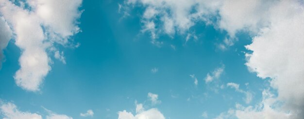 Abstrait nuageux belles stries naturelles de ciel et cloudsxUn beau paysage naturel