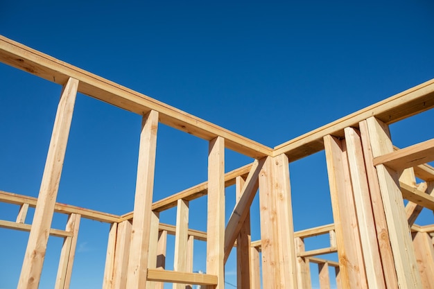 Abstrait Perspective d'un cadre de construction en bois d'une maison