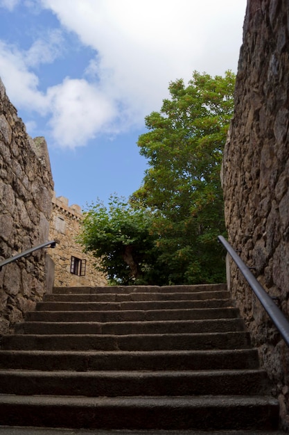 Accès à un château du XVIe siècle