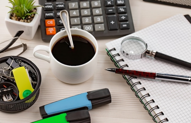 Accessoires de bureau pour la gestion d'entreprise