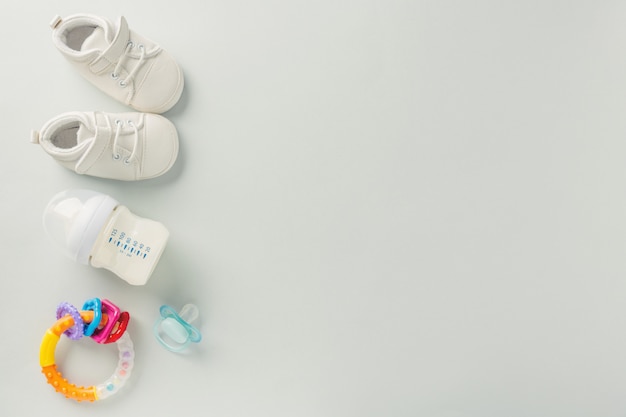 Accessoires de soins pour bébés à plat