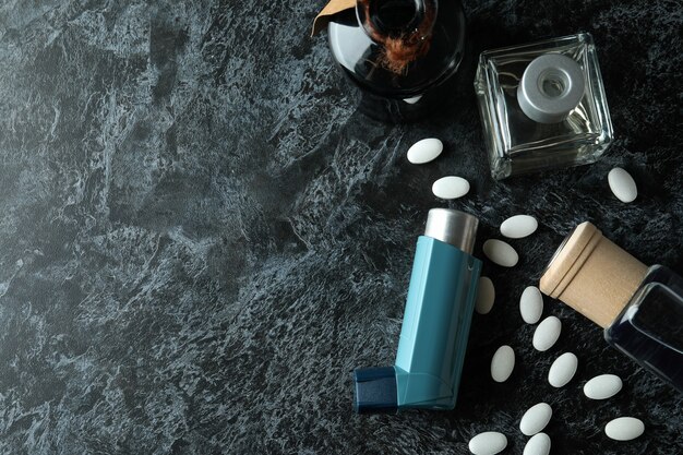 Accessoires de traitement de l'asthme sur table smokey noir