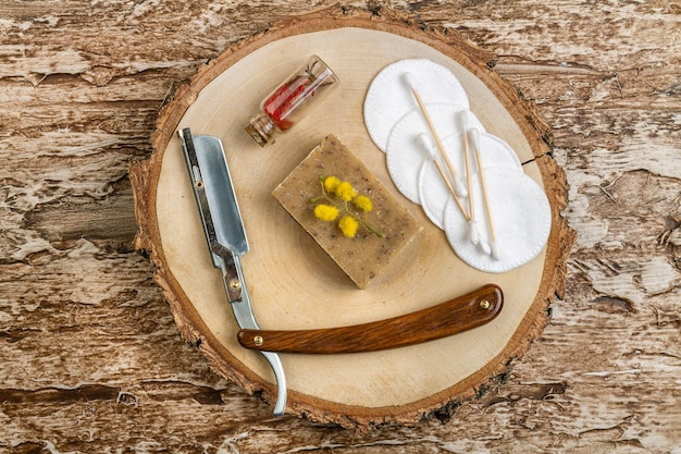 Accessoires de vue de dessus pour les tampons de coton de traitement de spa avec des bâtons d'oreille