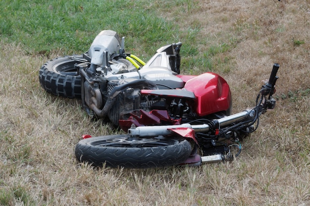 Accident de moto avec moto tombée