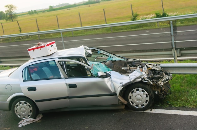 Accident de voiture sur une route européenne