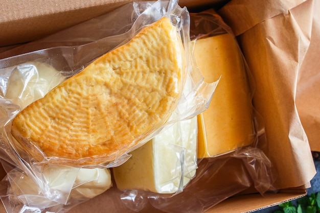 achats de fromage, de nombreux types de morceaux de morceaux emballés