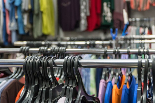 Achetez des vêtements d'été pour femmes. Vêtements d'extérieur de boutique