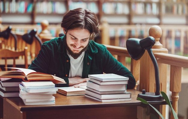 Acquérir des connaissances dans les livres