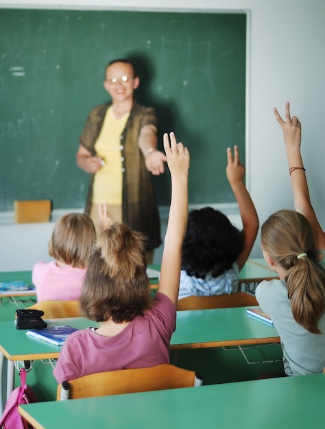 Les activités des élèves dans la salle de classe à l&#39;école