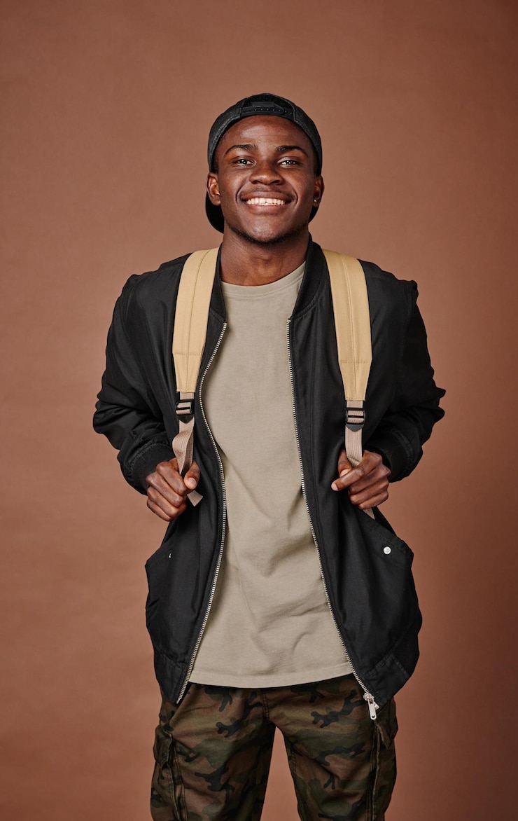 Photo adolescent africain avec sac à dos