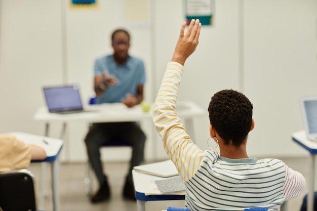 Photo adolescent en classe vue arrière