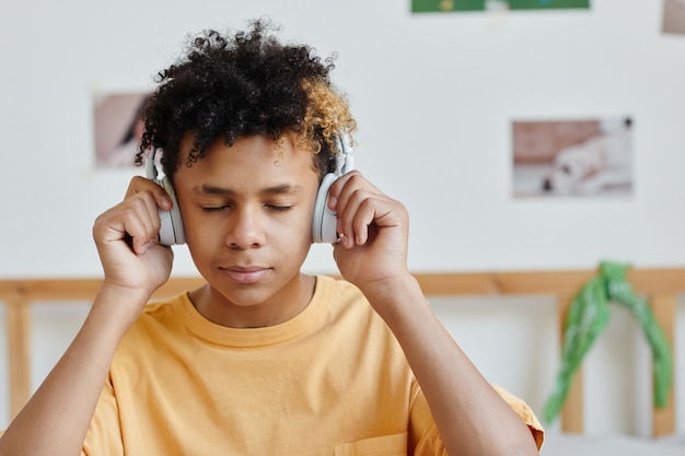 Photo adolescent, écouter musique