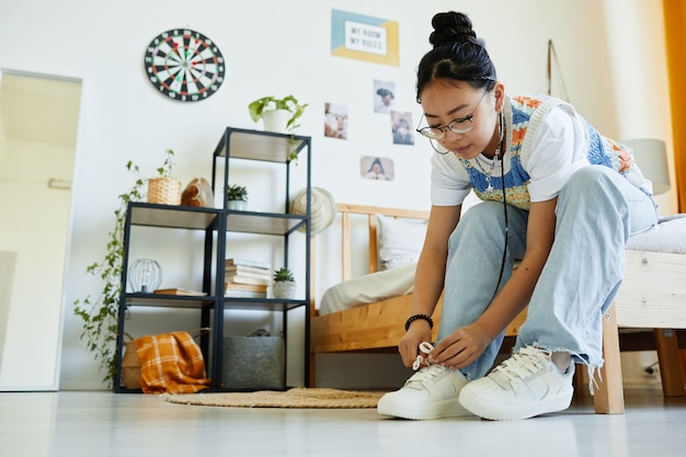 adolescente, mettre, sur, baskets