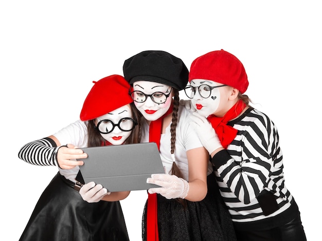 adolescents à l'image des mimes