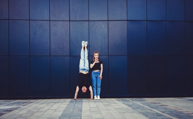 Adorable journée de couple en ville