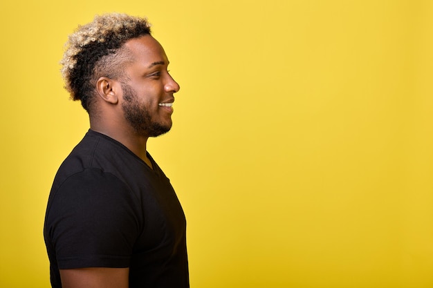 Un afro-américain est photographié sur un nouveau passeport étranger