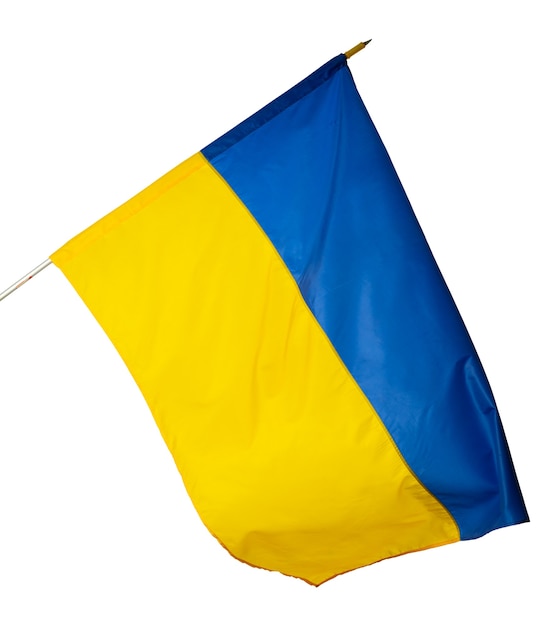 Agitant le drapeau national de l'Ukraine isolé sur fond blanc